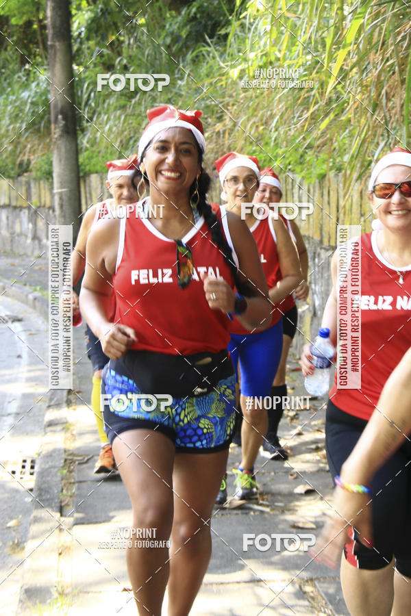 Compre as suas fotos do eventoSubida do Papai Noel - treino da Equipe P� carioca no Fotop