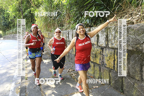 Compre as suas fotos do eventoSubida do Papai Noel - treino da Equipe P� carioca no Fotop