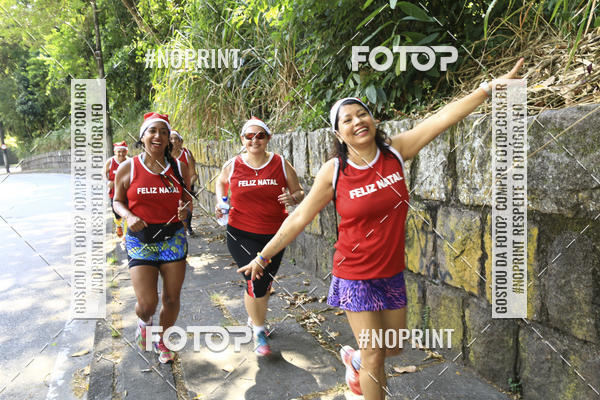 Compre as suas fotos do eventoSubida do Papai Noel - treino da Equipe P� carioca no Fotop