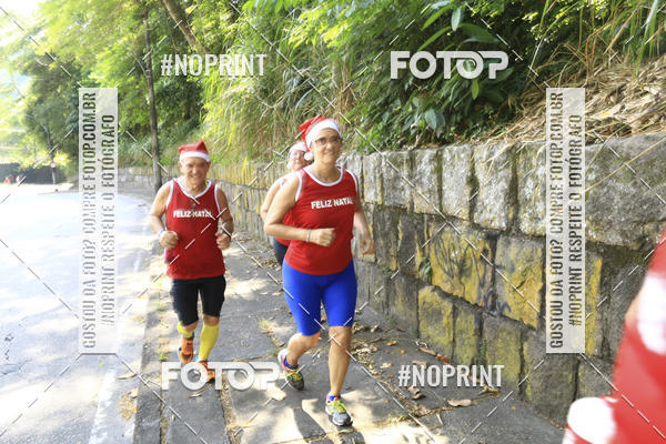 Compre as suas fotos do eventoSubida do Papai Noel - treino da Equipe P� carioca no Fotop