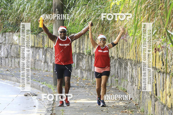 Compre as suas fotos do eventoSubida do Papai Noel - treino da Equipe P� carioca no Fotop