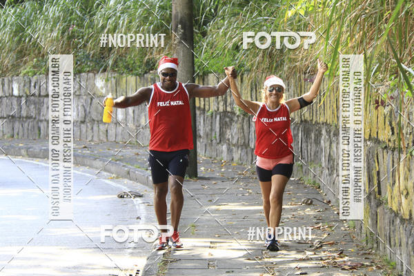 Compre as suas fotos do eventoSubida do Papai Noel - treino da Equipe P� carioca no Fotop