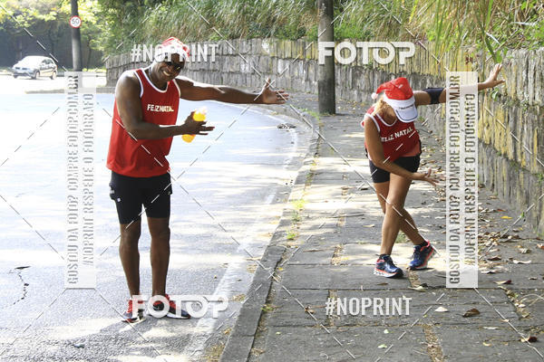 Compre as suas fotos do eventoSubida do Papai Noel - treino da Equipe P� carioca no Fotop