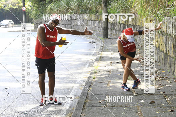 Compre as suas fotos do eventoSubida do Papai Noel - treino da Equipe P� carioca no Fotop