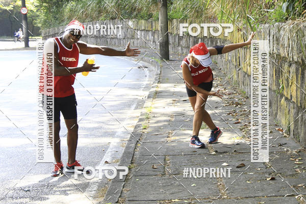 Compre as suas fotos do eventoSubida do Papai Noel - treino da Equipe P� carioca no Fotop