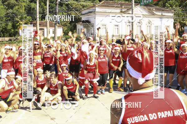 Compre suas fotos do eventoSubida do Papai Noel - treino da Equipe P� carioca no Fotop