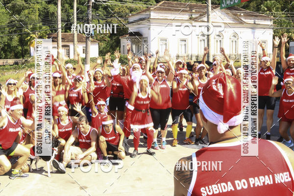 Compre suas fotos do eventoSubida do Papai Noel - treino da Equipe P� carioca no Fotop
