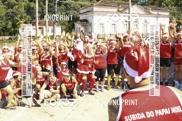 Compre suas fotos do eventoSubida do Papai Noel - treino da Equipe P� carioca no Fotop