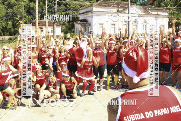 Compre suas fotos do eventoSubida do Papai Noel - treino da Equipe P� carioca no Fotop