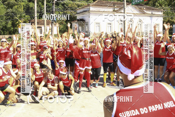 Compre suas fotos do eventoSubida do Papai Noel - treino da Equipe P� carioca no Fotop