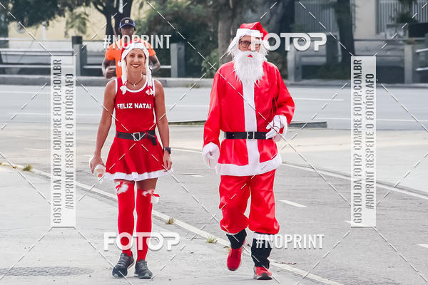 Compre as suas fotos do eventoSubida do Papai Noel - treino da Equipe P� carioca no Fotop