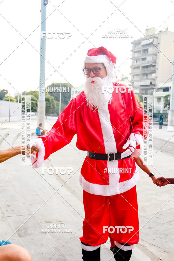 Compre as suas fotos do eventoSubida do Papai Noel - treino da Equipe P� carioca no Fotop