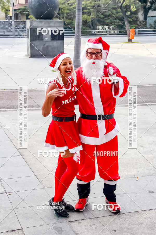 Compre as suas fotos do eventoSubida do Papai Noel - treino da Equipe P� carioca no Fotop