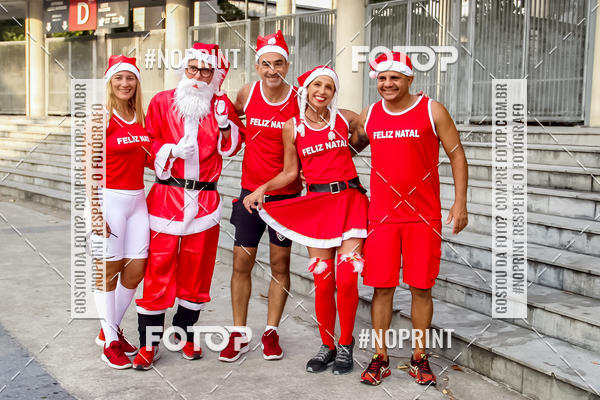 Compre as suas fotos do eventoSubida do Papai Noel - treino da Equipe P� carioca no Fotop