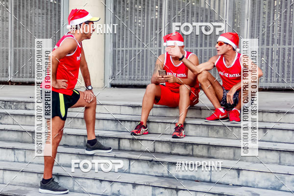 Compre as suas fotos do eventoSubida do Papai Noel - treino da Equipe P� carioca no Fotop