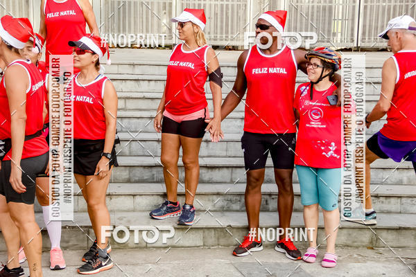 Compre suas fotos do eventoSubida do Papai Noel - treino da Equipe P� carioca no Fotop