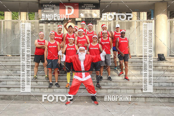 Compre suas fotos do eventoSubida do Papai Noel - treino da Equipe P� carioca no Fotop