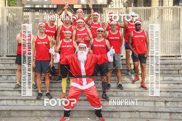 Compre suas fotos do eventoSubida do Papai Noel - treino da Equipe P� carioca no Fotop