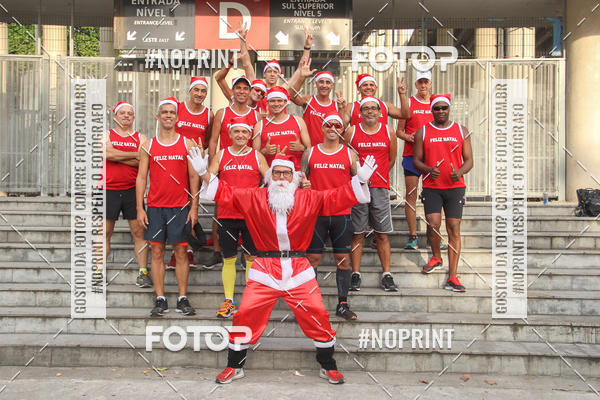 Compre suas fotos do eventoSubida do Papai Noel - treino da Equipe P� carioca no Fotop