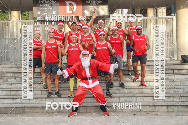 Compre suas fotos do eventoSubida do Papai Noel - treino da Equipe P� carioca no Fotop