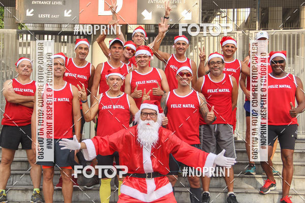 Compre suas fotos do eventoSubida do Papai Noel - treino da Equipe P� carioca no Fotop