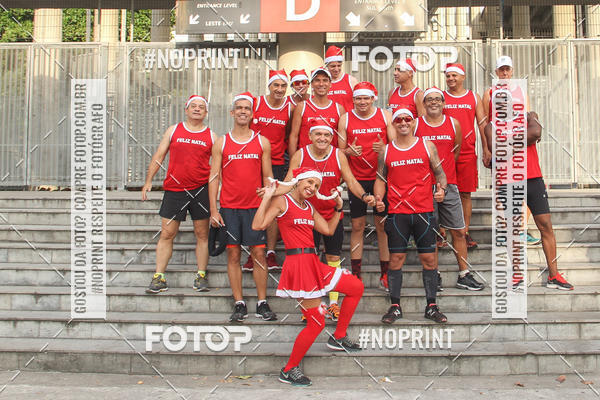 Compre suas fotos do eventoSubida do Papai Noel - treino da Equipe P� carioca no Fotop