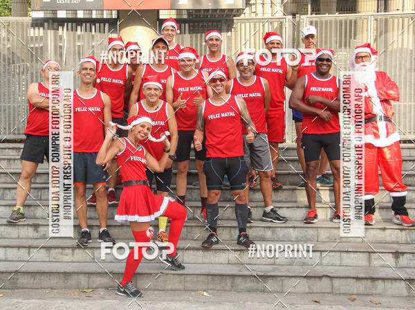 Compre suas fotos do eventoSubida do Papai Noel - treino da Equipe P� carioca no Fotop