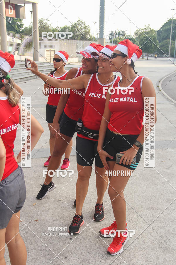 Compre suas fotos do eventoSubida do Papai Noel - treino da Equipe P� carioca no Fotop