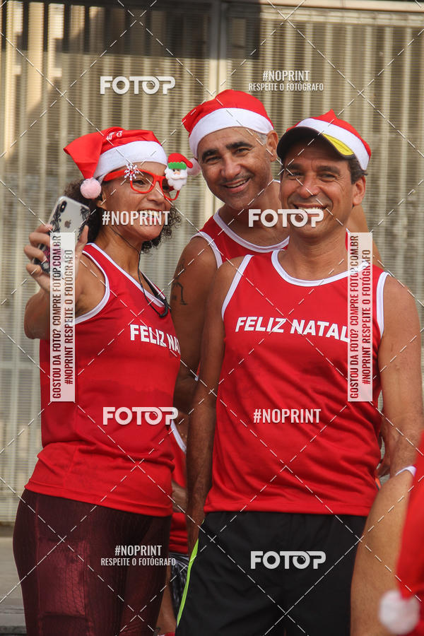 Compre suas fotos do eventoSubida do Papai Noel - treino da Equipe P� carioca no Fotop