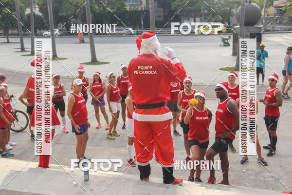 Compre suas fotos do eventoSubida do Papai Noel - treino da Equipe P� carioca no Fotop