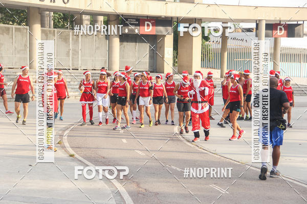 Compre suas fotos do eventoSubida do Papai Noel - treino da Equipe P� carioca no Fotop