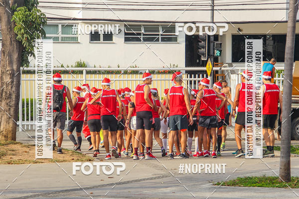 Achetez vos photos de l'�v�nementSubida do Papai Noel - treino da Equipe P� carioca sur Fotop