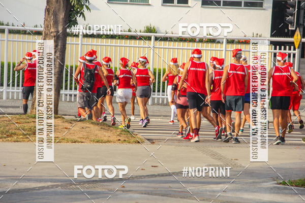 Achetez vos photos de l'�v�nementSubida do Papai Noel - treino da Equipe P� carioca sur Fotop