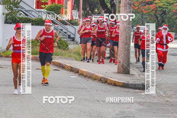 Achetez vos photos de l'�v�nementSubida do Papai Noel - treino da Equipe P� carioca sur Fotop