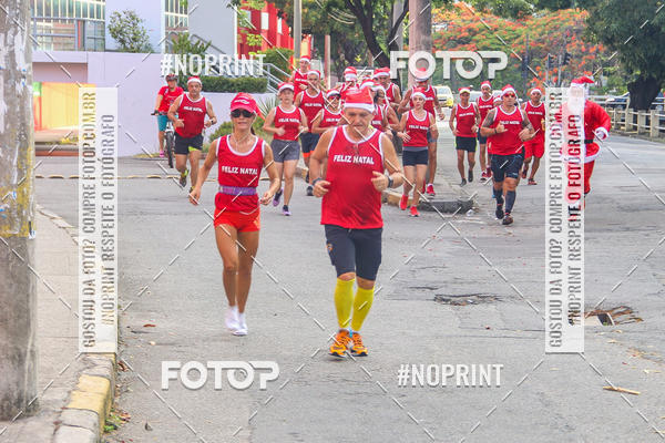 Achetez vos photos de l'�v�nementSubida do Papai Noel - treino da Equipe P� carioca sur Fotop