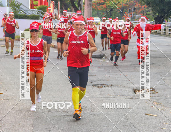 Achetez vos photos de l'�v�nementSubida do Papai Noel - treino da Equipe P� carioca sur Fotop