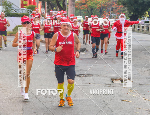 Achetez vos photos de l'�v�nementSubida do Papai Noel - treino da Equipe P� carioca sur Fotop