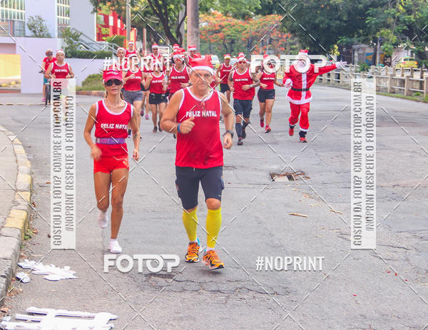 Achetez vos photos de l'�v�nementSubida do Papai Noel - treino da Equipe P� carioca sur Fotop