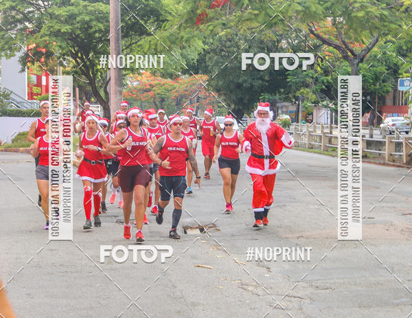 Achetez vos photos de l'�v�nementSubida do Papai Noel - treino da Equipe P� carioca sur Fotop