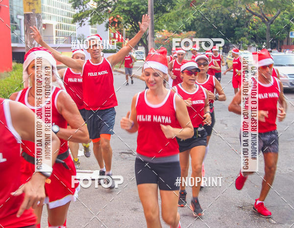 Achetez vos photos de l'�v�nementSubida do Papai Noel - treino da Equipe P� carioca sur Fotop