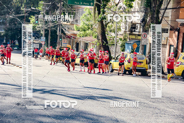 Achetez vos photos de l'�v�nementSubida do Papai Noel - treino da Equipe P� carioca sur Fotop