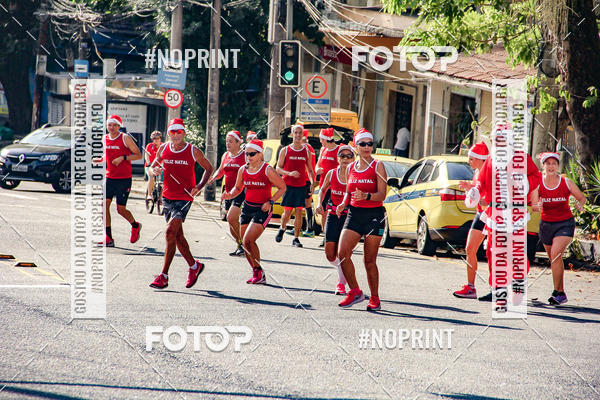 Achetez vos photos de l'�v�nementSubida do Papai Noel - treino da Equipe P� carioca sur Fotop