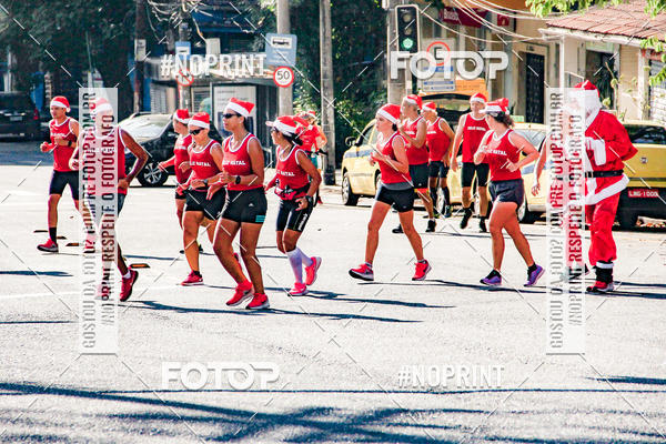 Achetez vos photos de l'�v�nementSubida do Papai Noel - treino da Equipe P� carioca sur Fotop