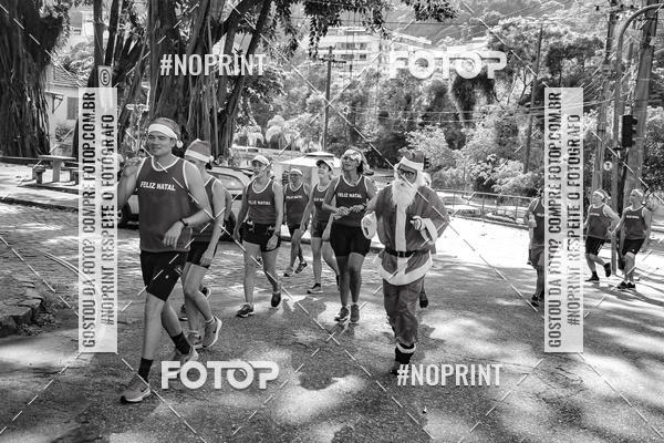 Achetez vos photos de l'�v�nementSubida do Papai Noel - treino da Equipe P� carioca sur Fotop