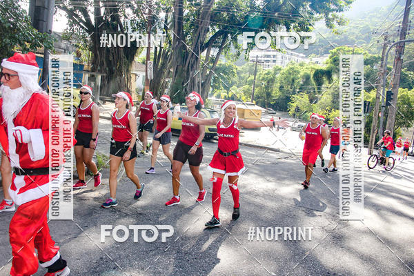 Achetez vos photos de l'�v�nementSubida do Papai Noel - treino da Equipe P� carioca sur Fotop