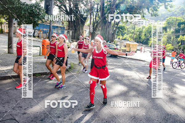 Achetez vos photos de l'�v�nementSubida do Papai Noel - treino da Equipe P� carioca sur Fotop