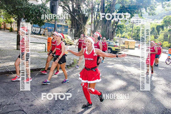 Achetez vos photos de l'�v�nementSubida do Papai Noel - treino da Equipe P� carioca sur Fotop