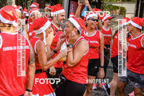 Achetez vos photos de l'�v�nementSubida do Papai Noel - treino da Equipe P� carioca sur Fotop