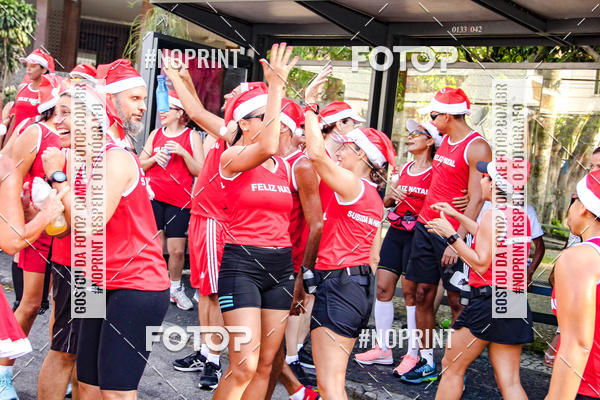 Achetez vos photos de l'�v�nementSubida do Papai Noel - treino da Equipe P� carioca sur Fotop