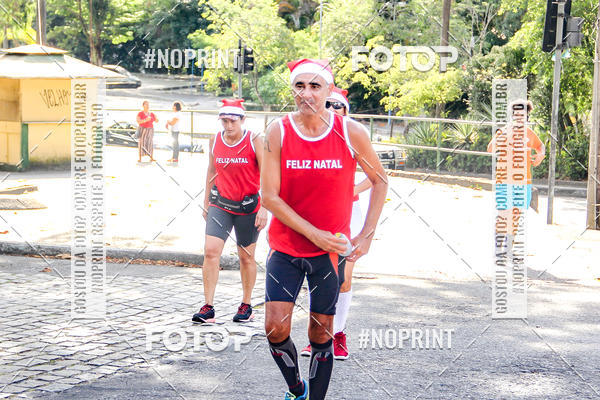 Achetez vos photos de l'�v�nementSubida do Papai Noel - treino da Equipe P� carioca sur Fotop